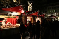 weihnachtsmaerkte-2010-koeln-domplatz-abends-058