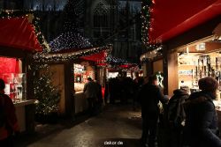 weihnachtsmaerkte-2010-koeln-domplatz-abends-068
