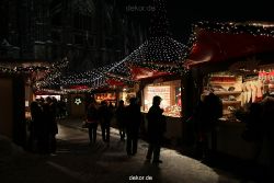 weihnachtsmaerkte-2010-koeln-domplatz-abends-075