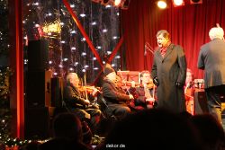 weihnachtsmaerkte-2010-koeln-domplatz-abends-096