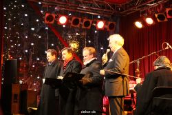 weihnachtsmaerkte-2010-koeln-domplatz-abends-102