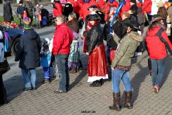 wuppertal-karnevalszug-leute-2013-006